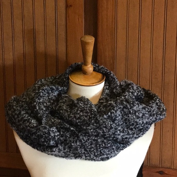 Accessories - Winter scarf